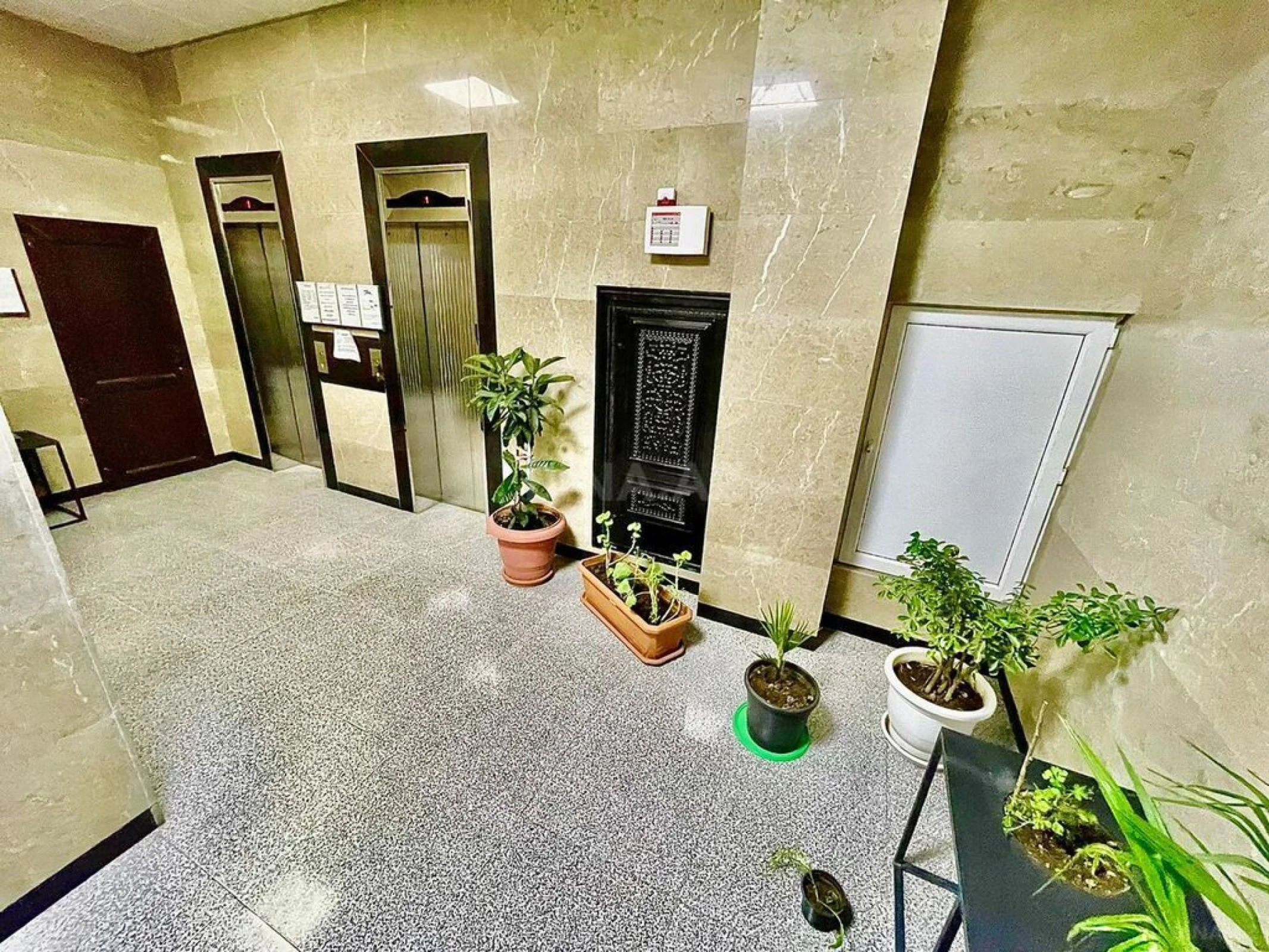 Satılır 3 otaqlı mənzil 124.3 m²