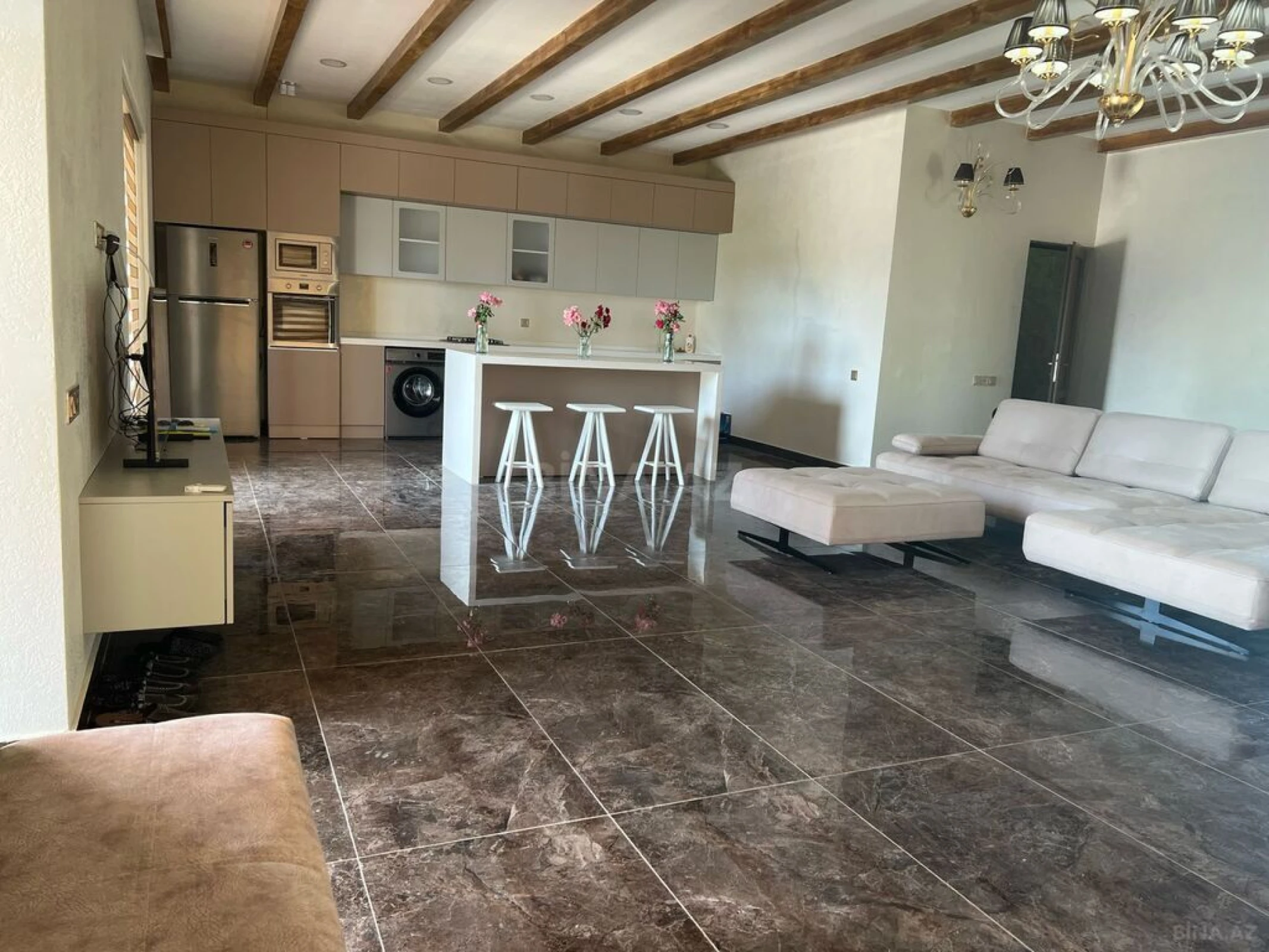 Kirayə verilir 1 otaqlı həyət evi 90 m²