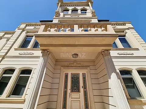 Satılır 9 otaqlı həyət evi 1000 m²