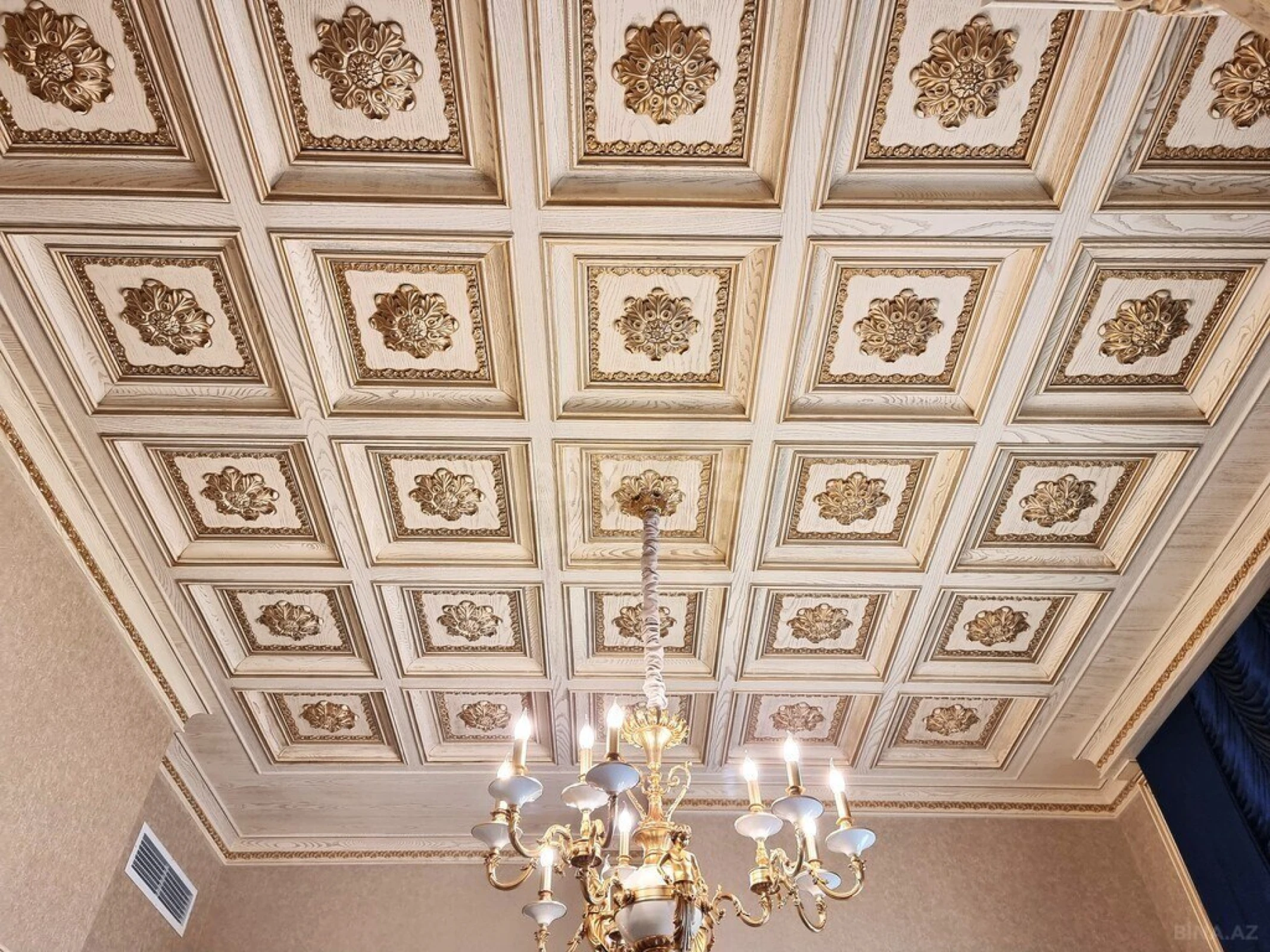 Satılır 9 otaqlı həyət evi 1000 m²