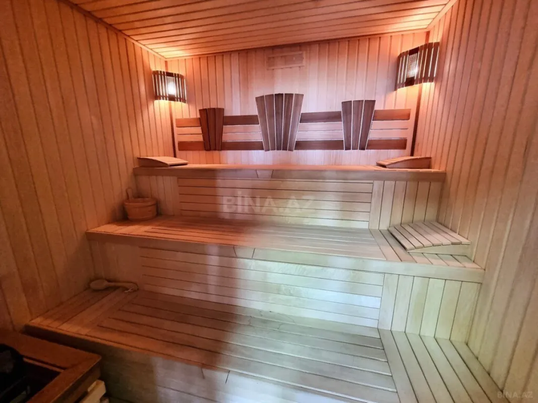 Satılır 9 otaqlı həyət evi 1000 m²