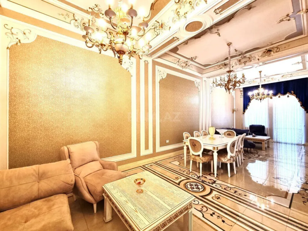Satılır 9 otaqlı həyət evi 1000 m²