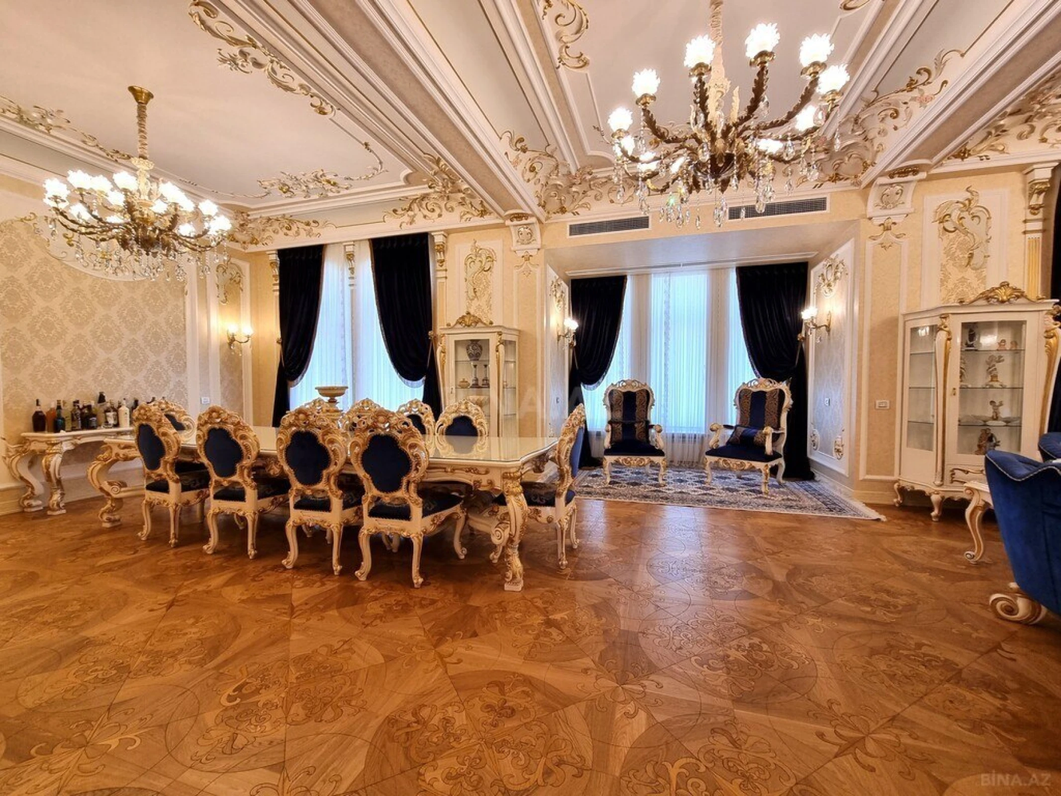 Satılır 9 otaqlı həyət evi 1000 m²