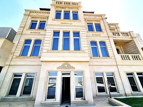 Satılır 9 otaqlı həyət evi 1000 m²