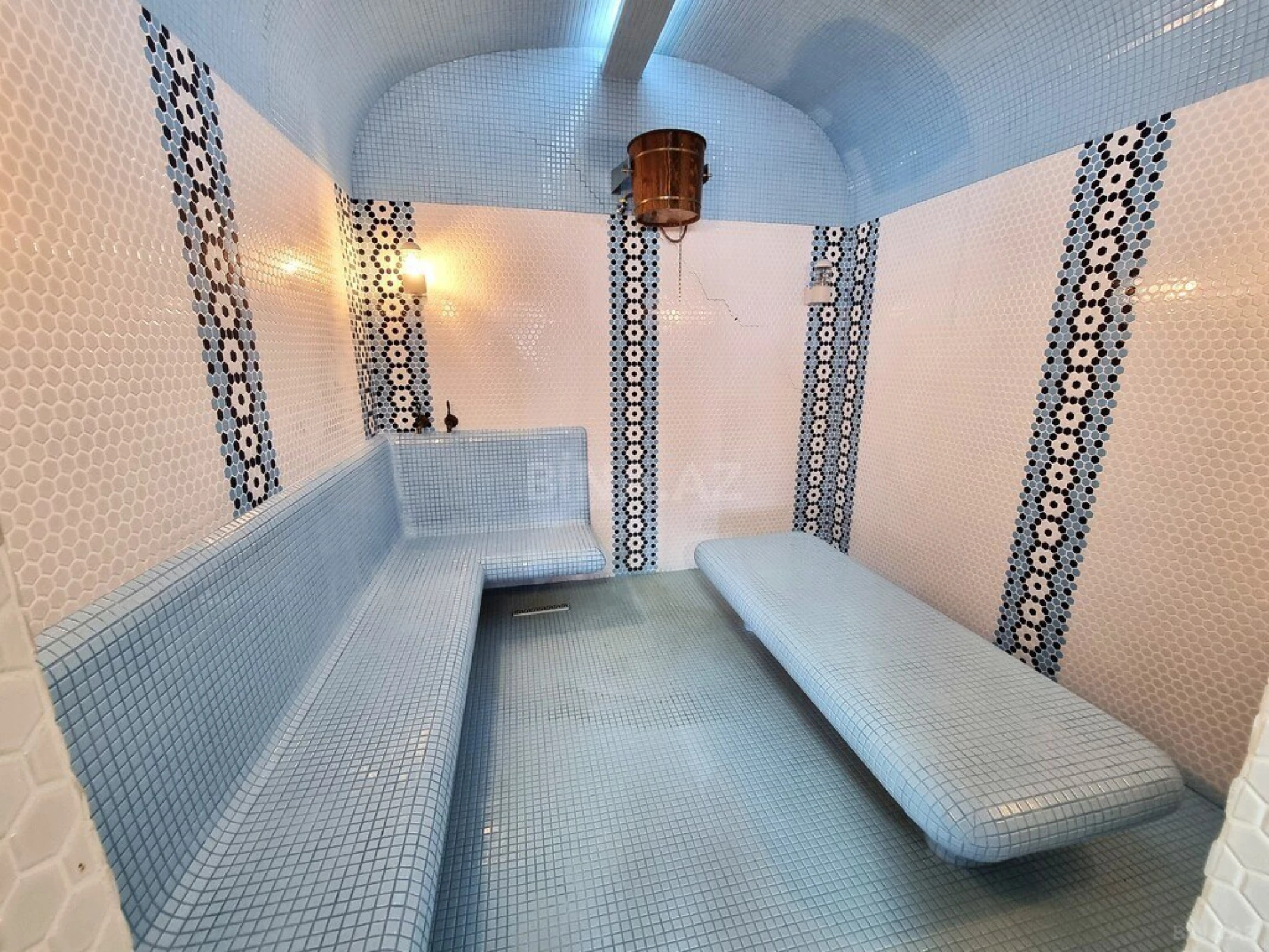 Satılır 9 otaqlı həyət evi 1000 m²