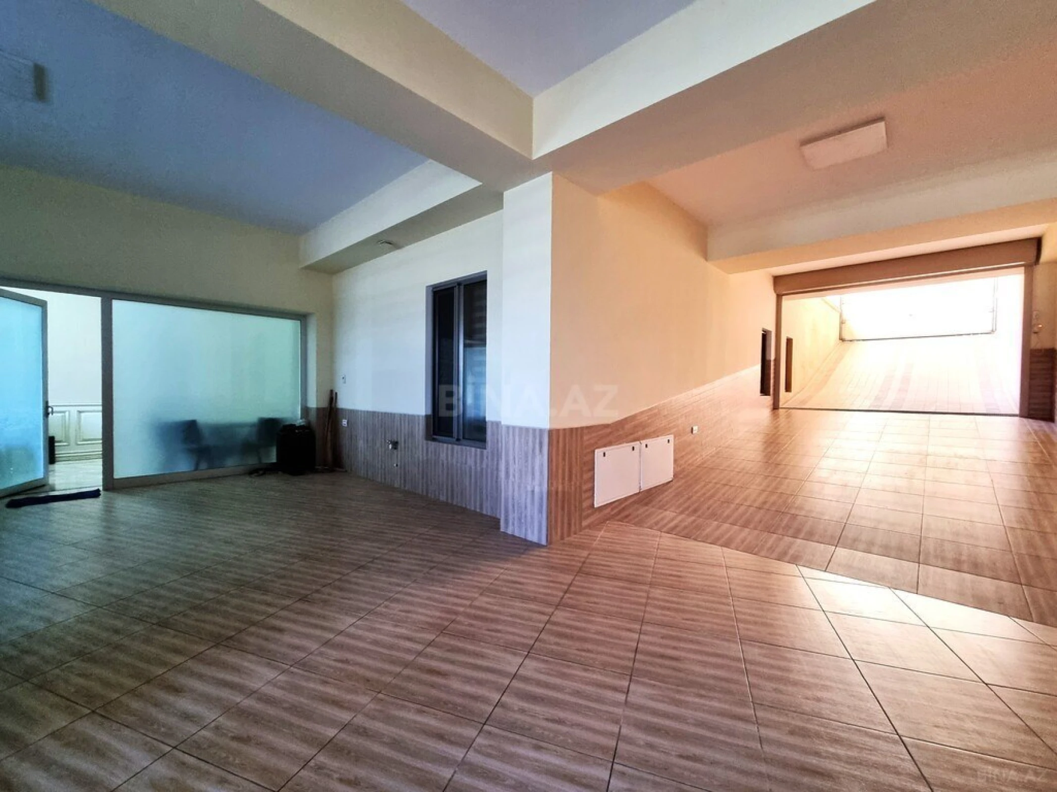 Satılır 9 otaqlı həyət evi 1000 m²