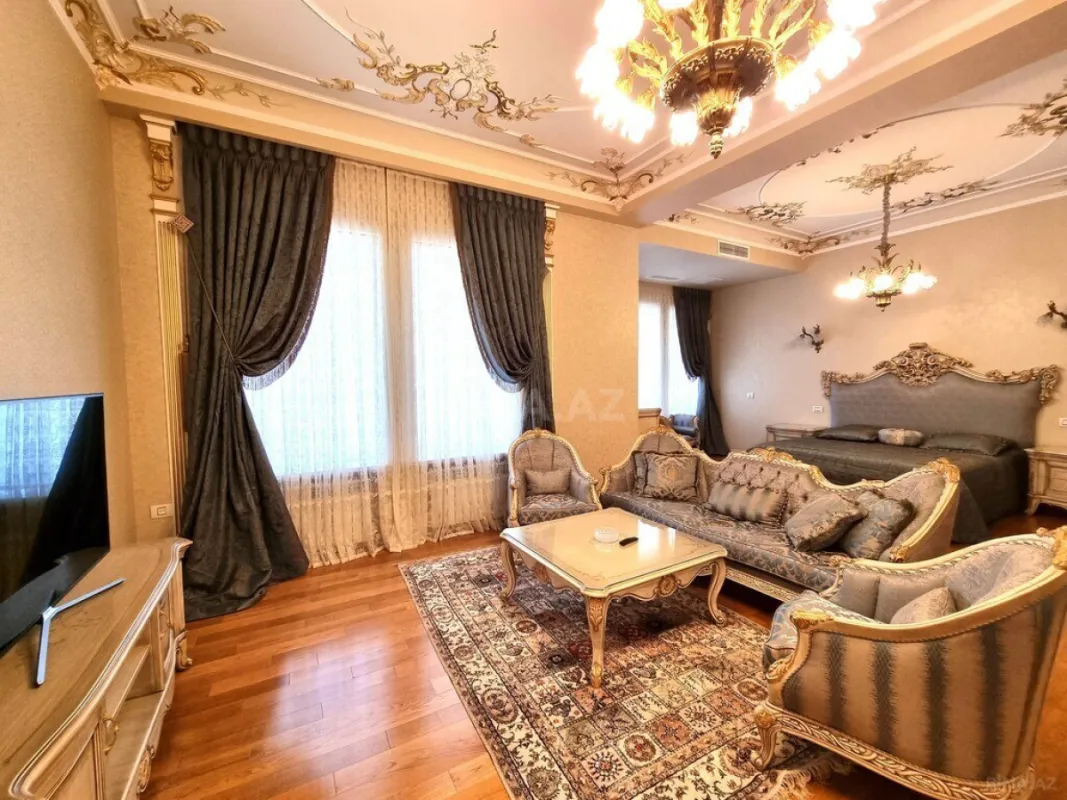 Satılır 9 otaqlı həyət evi 1000 m²