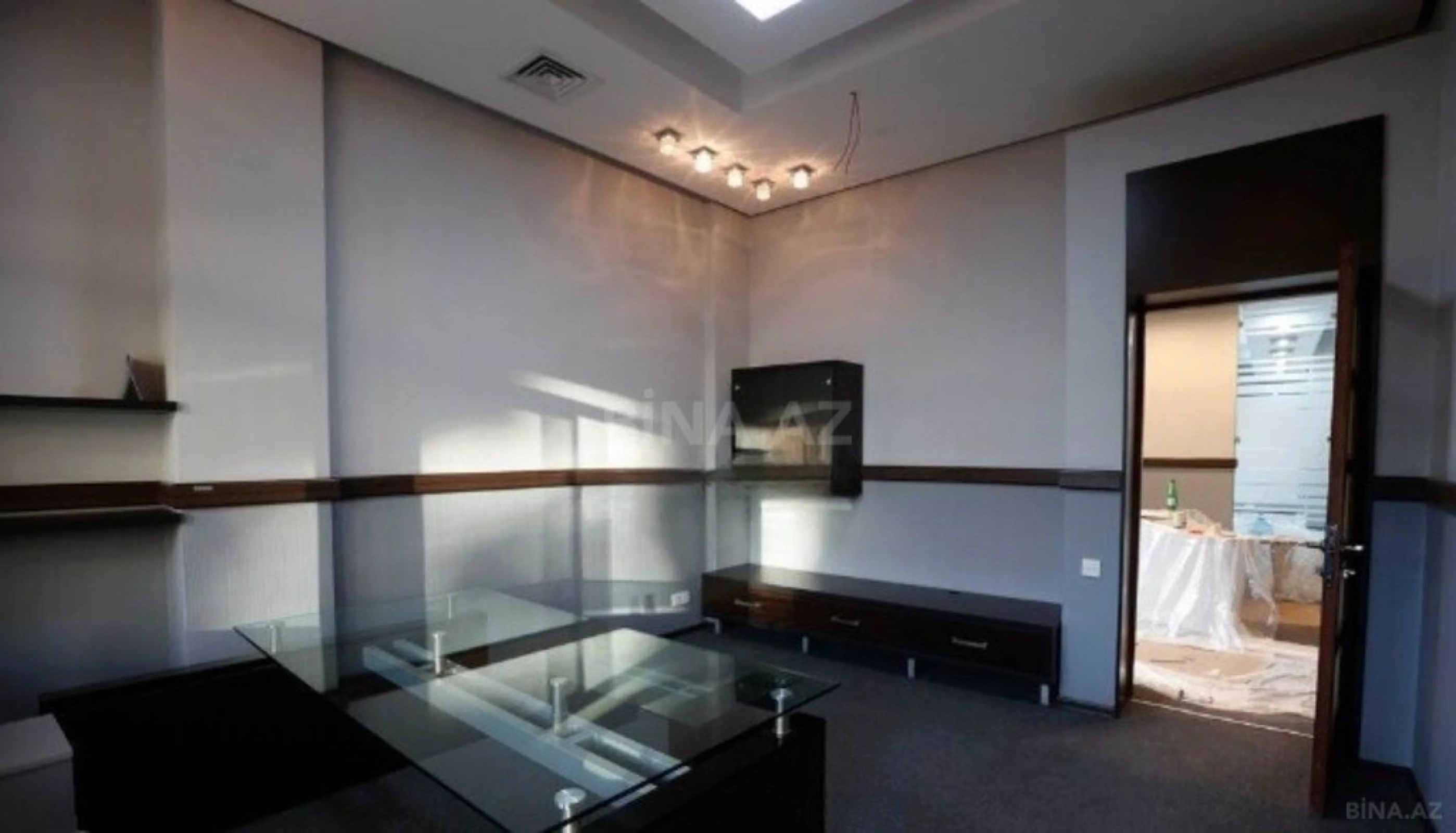 Kirayə verilir 5 otaqlı ofis 200 m²