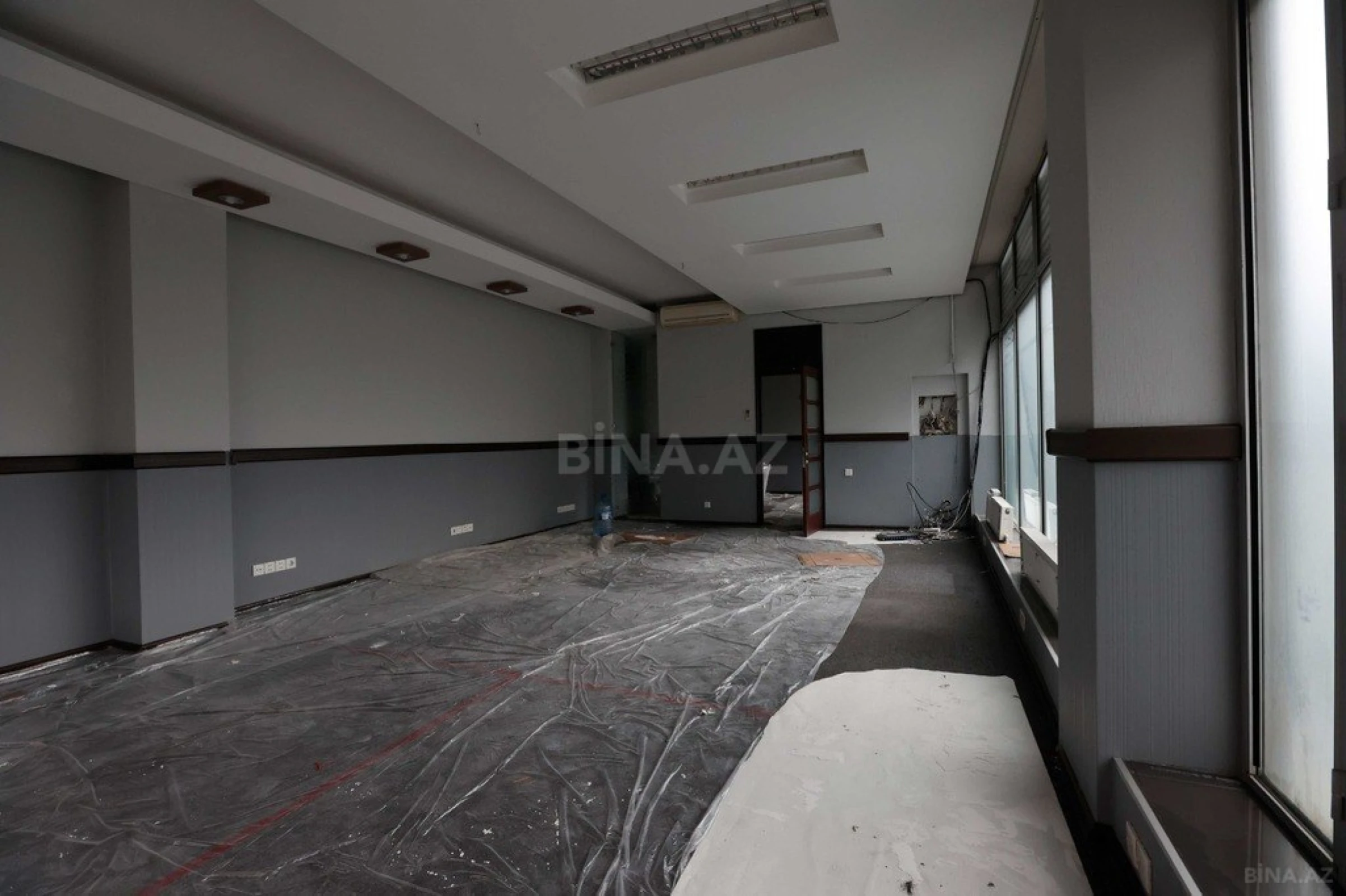 Kirayə verilir 5 otaqlı ofis 200 m²