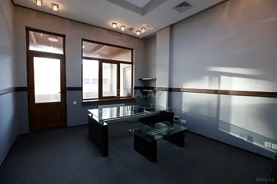 Kirayə verilir 5 otaqlı ofis 200 m²