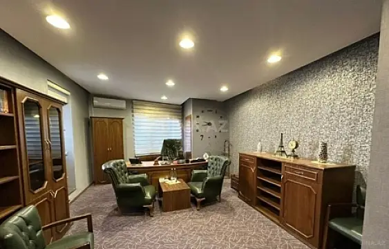 Kirayə verilir 5 otaqlı ofis 200 m²