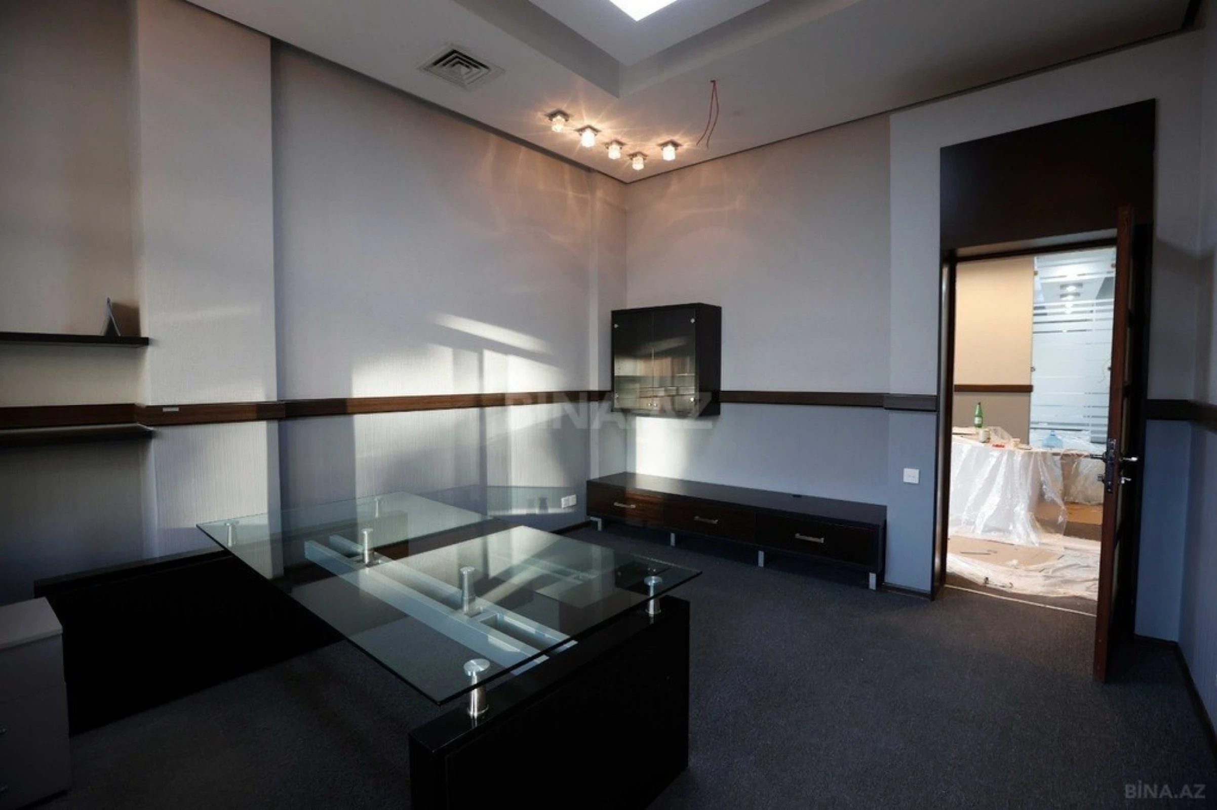 Kirayə verilir 5 otaqlı ofis 200 m²