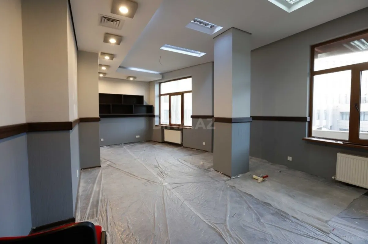 Kirayə verilir 5 otaqlı ofis 200 m²