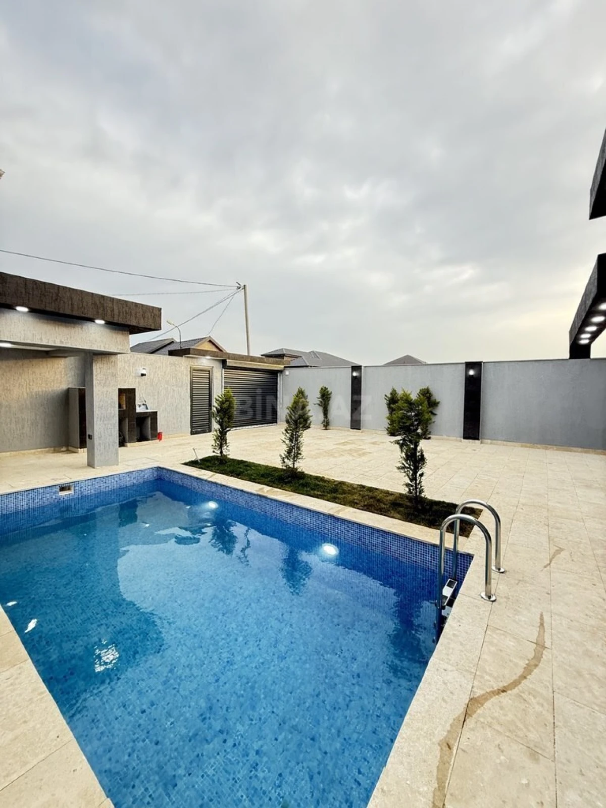 Satılır 4 otaqlı həyət evi 140 m²