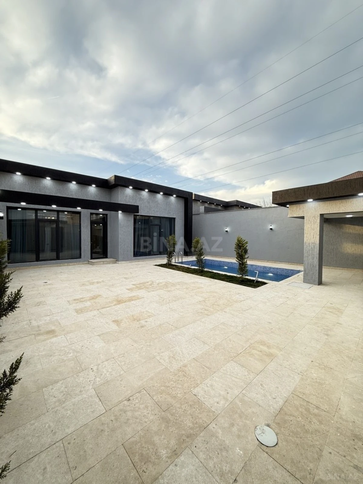 Satılır 4 otaqlı həyət evi 140 m²