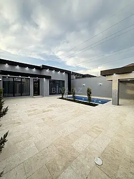 Satılır 4 otaqlı həyət evi 140 m²