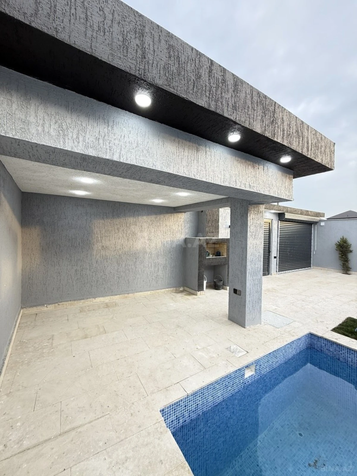 Satılır 4 otaqlı həyət evi 140 m²