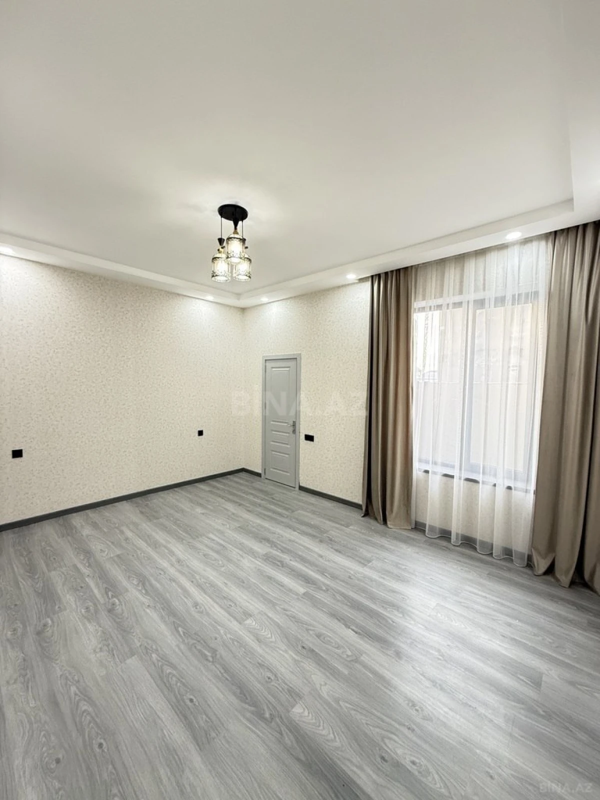 Satılır 4 otaqlı həyət evi 140 m²