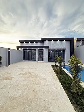 Satılır 4 otaqlı həyət evi 140 m²