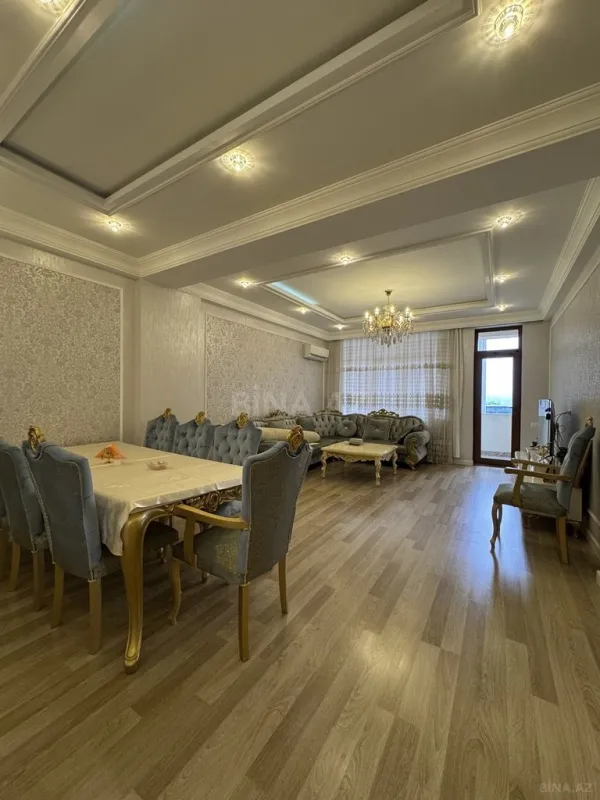 Satılır 3 otaqlı mənzil 143 m²