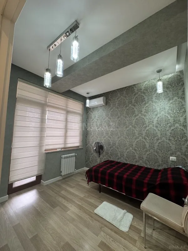 Satılır 3 otaqlı mənzil 143 m²
