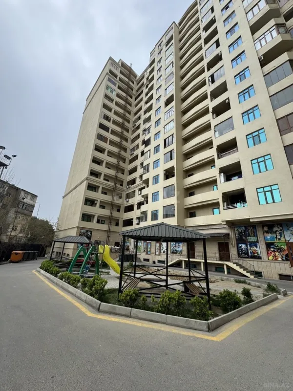 Satılır 3 otaqlı mənzil 143 m²