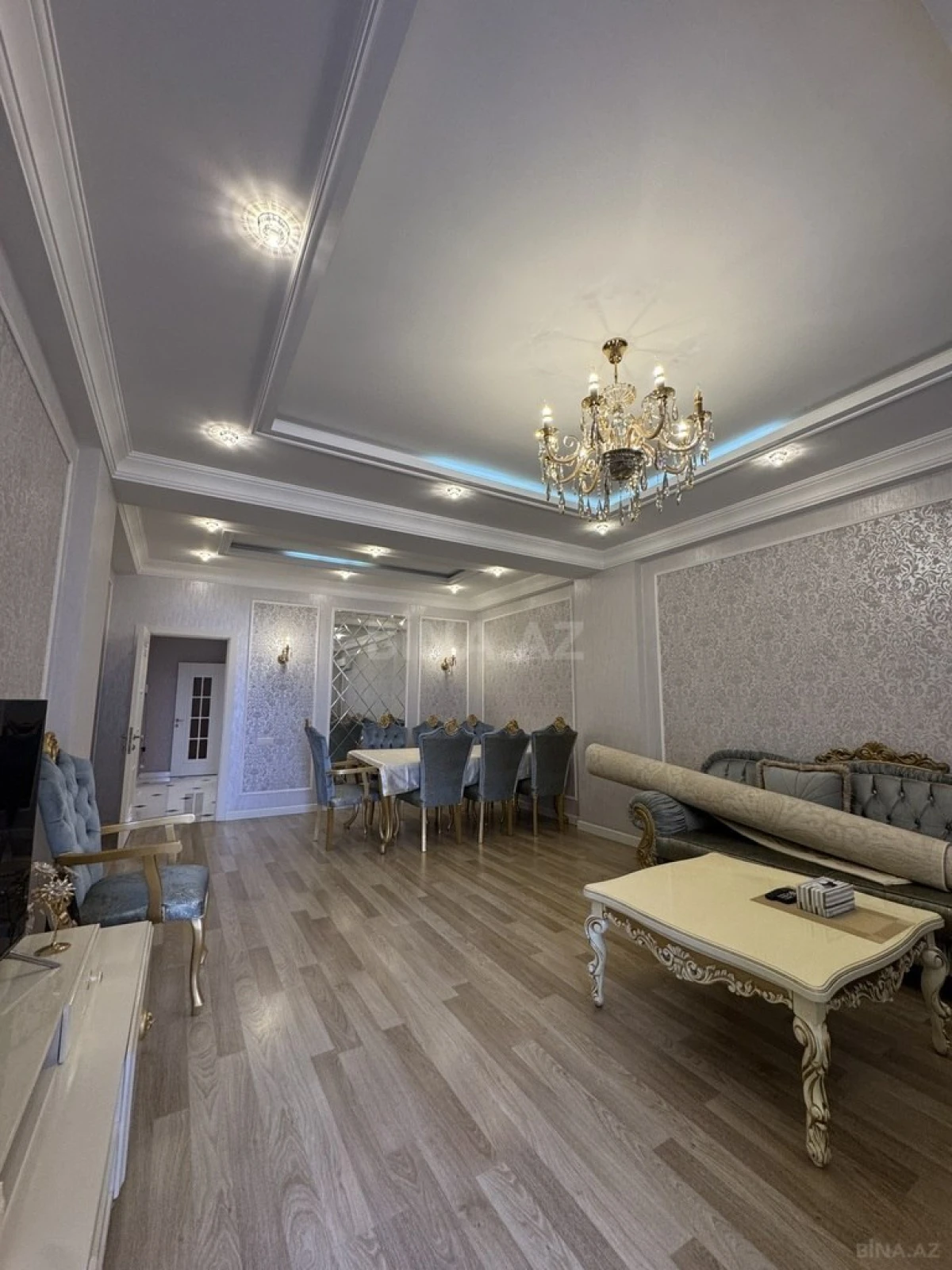 Satılır 3 otaqlı mənzil 143 m²