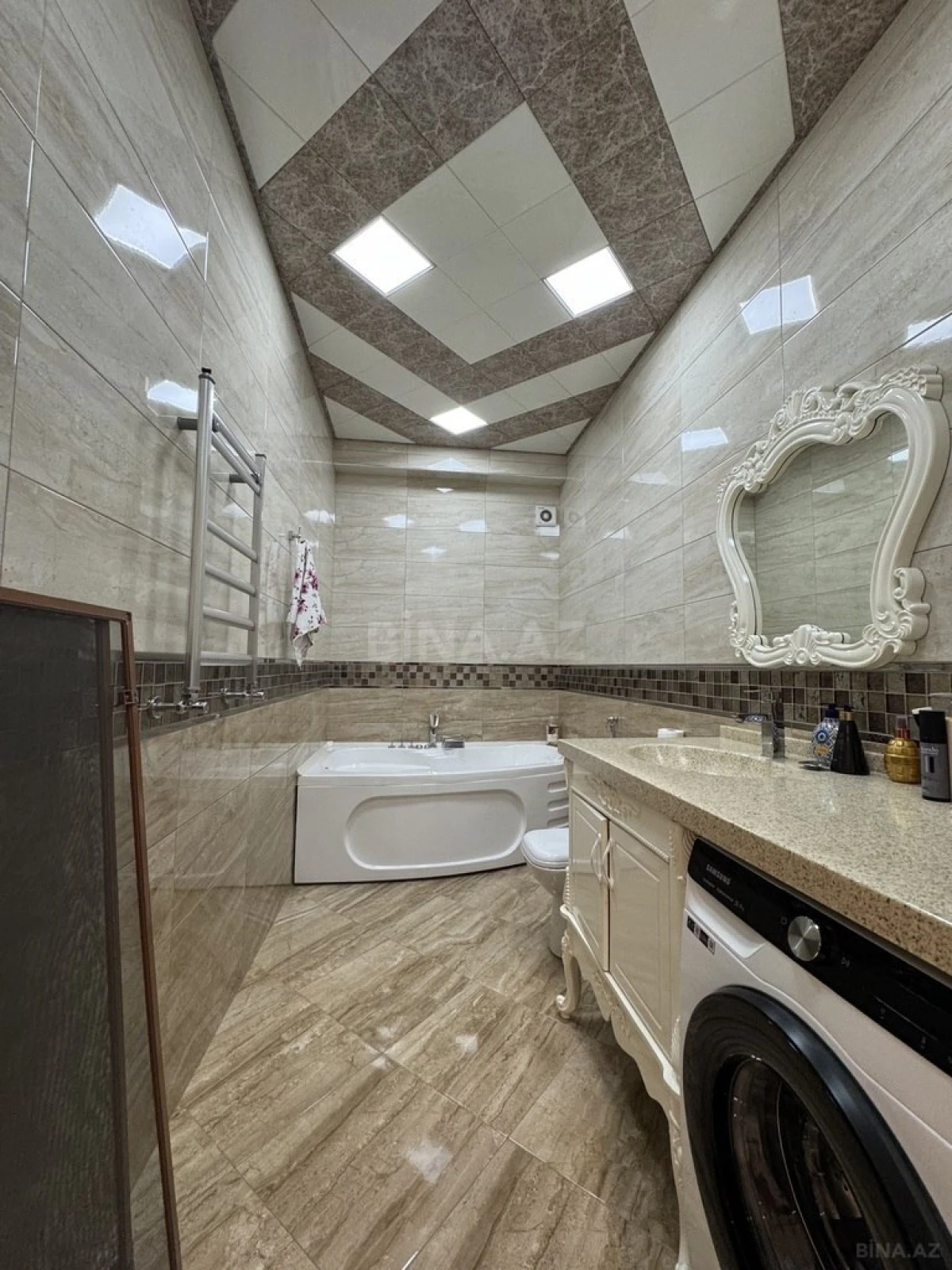 Satılır 3 otaqlı mənzil 143 m²