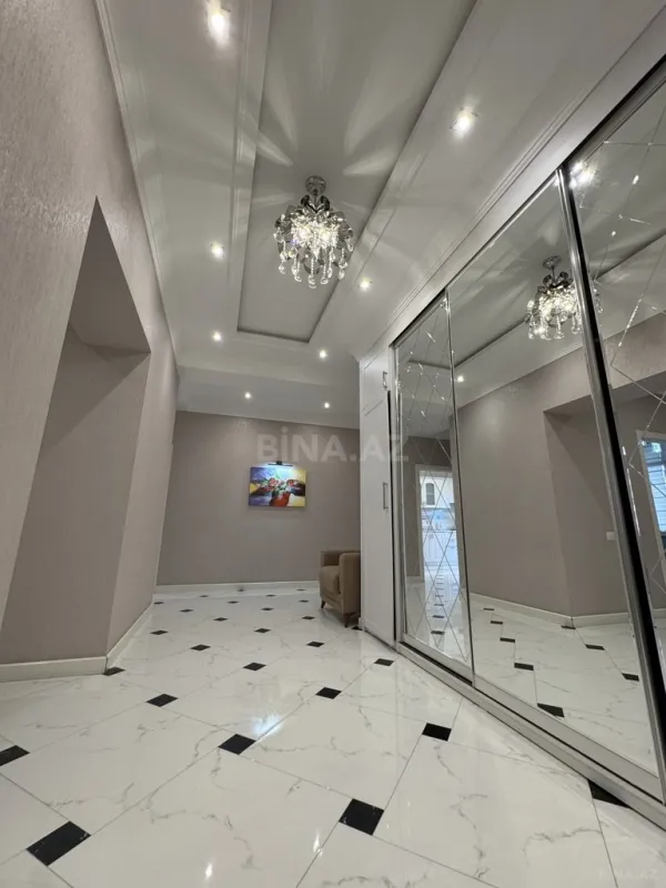 Satılır 3 otaqlı mənzil 143 m²