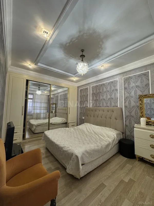 Satılır 3 otaqlı mənzil 143 m²
