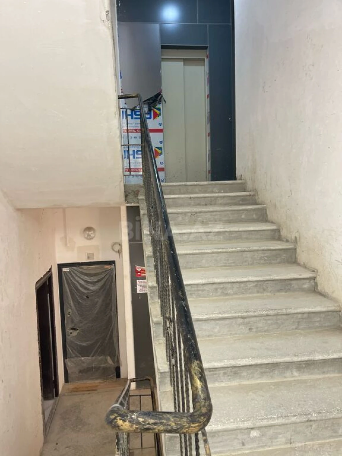 Satılır 3 otaqlı mənzil 81 m²