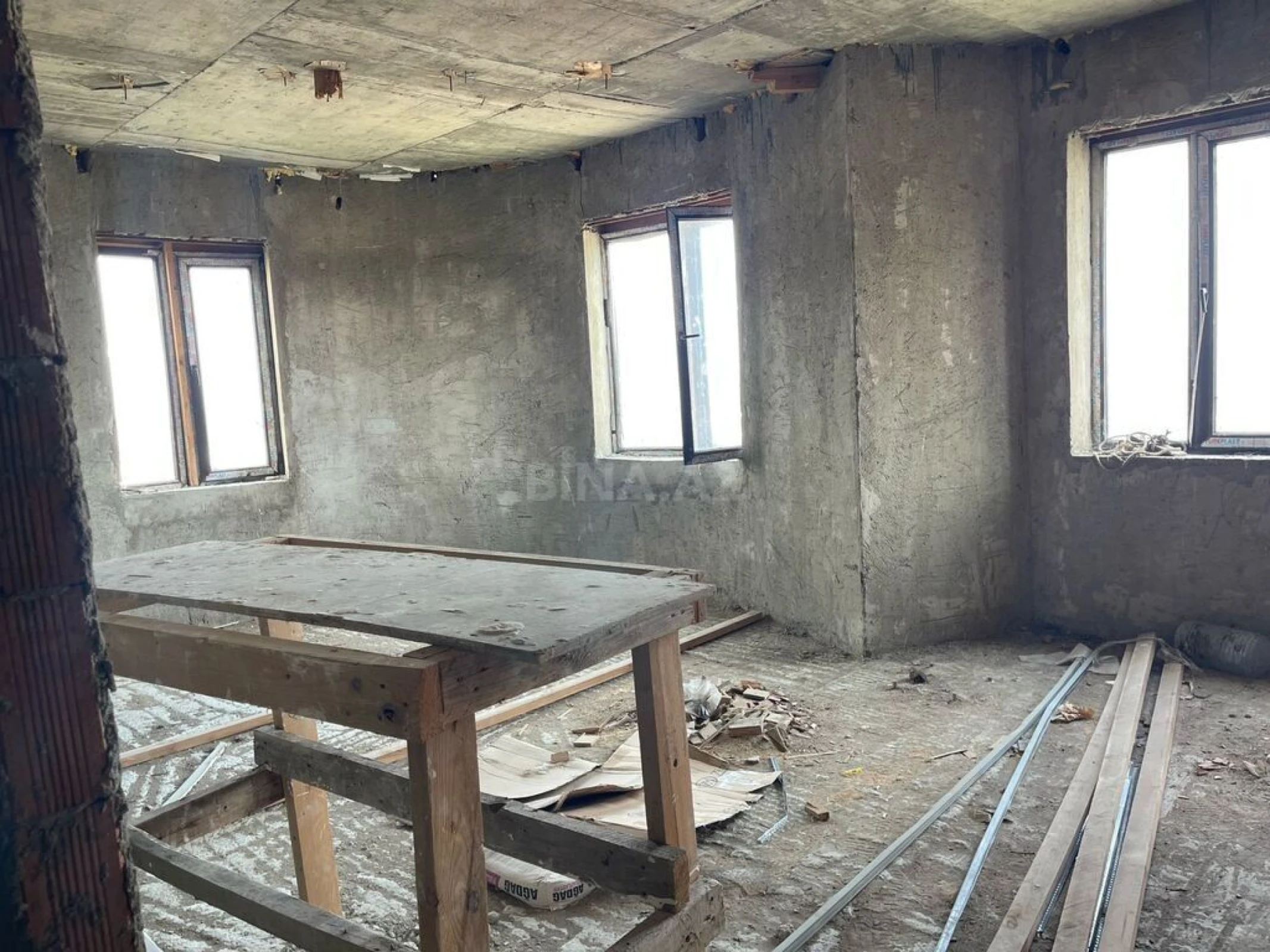 Satılır 3 otaqlı mənzil 81 m²