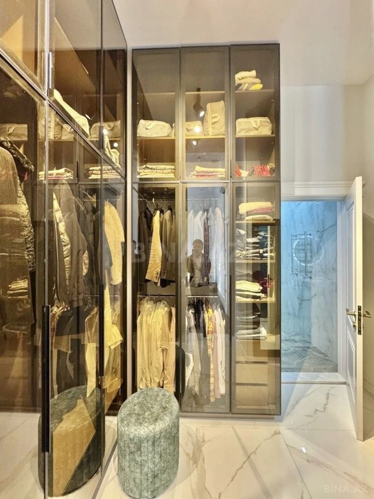 Satılır 4 otaqlı mənzil 168 m²