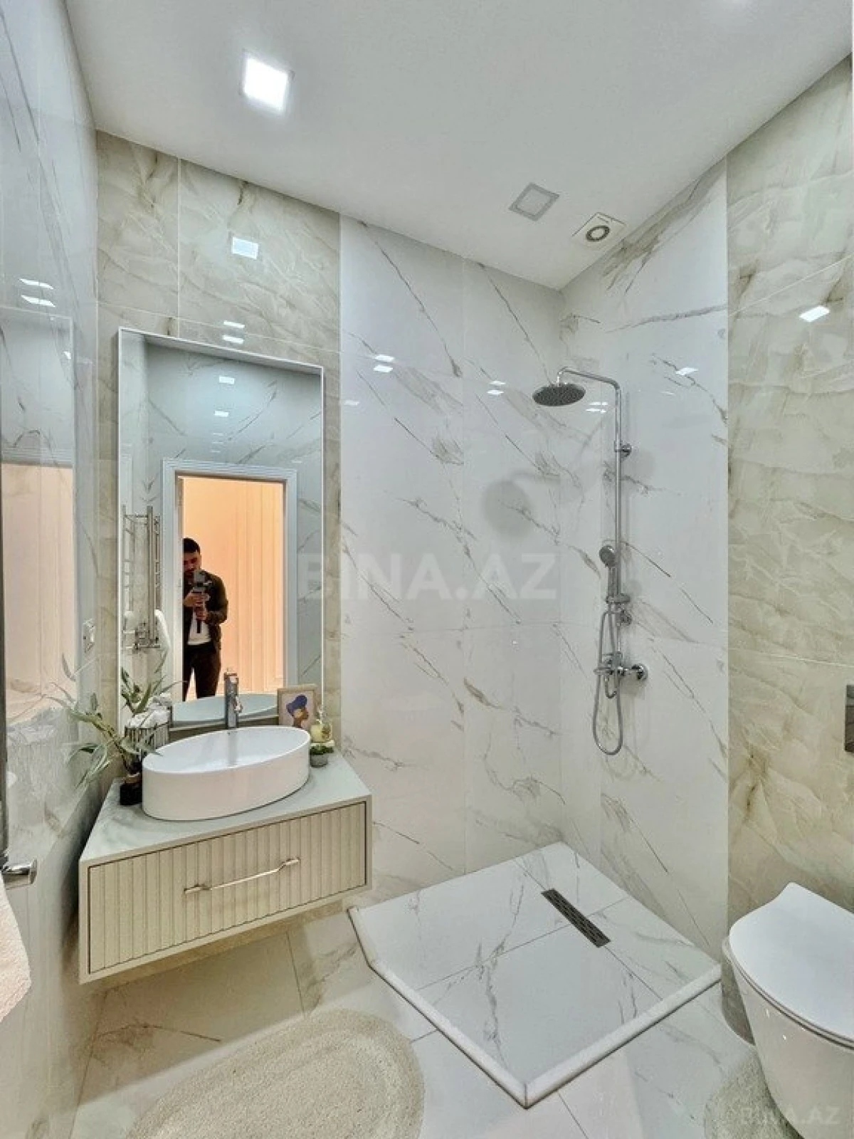 Satılır 4 otaqlı mənzil 168 m²