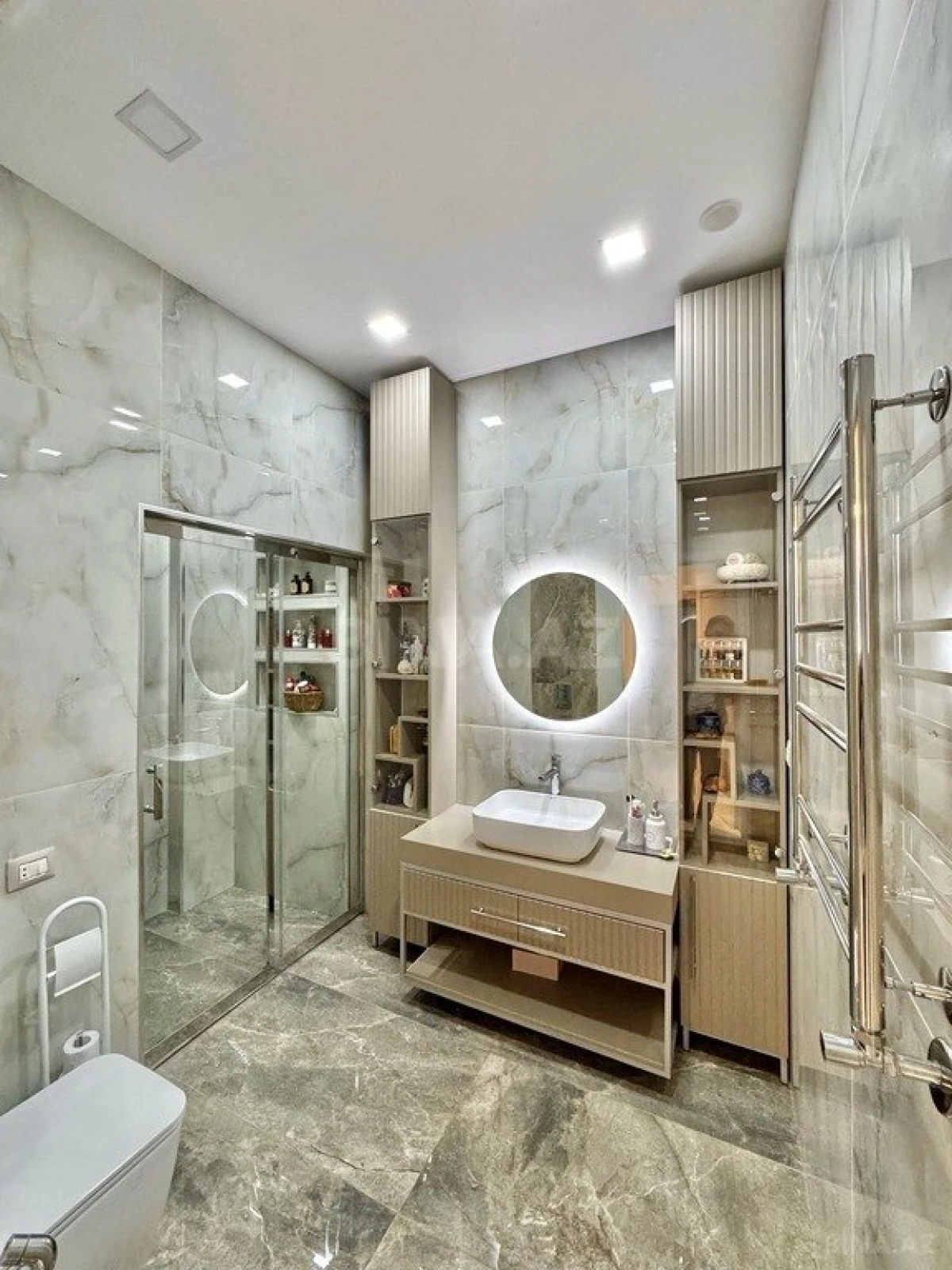 Satılır 4 otaqlı mənzil 168 m²