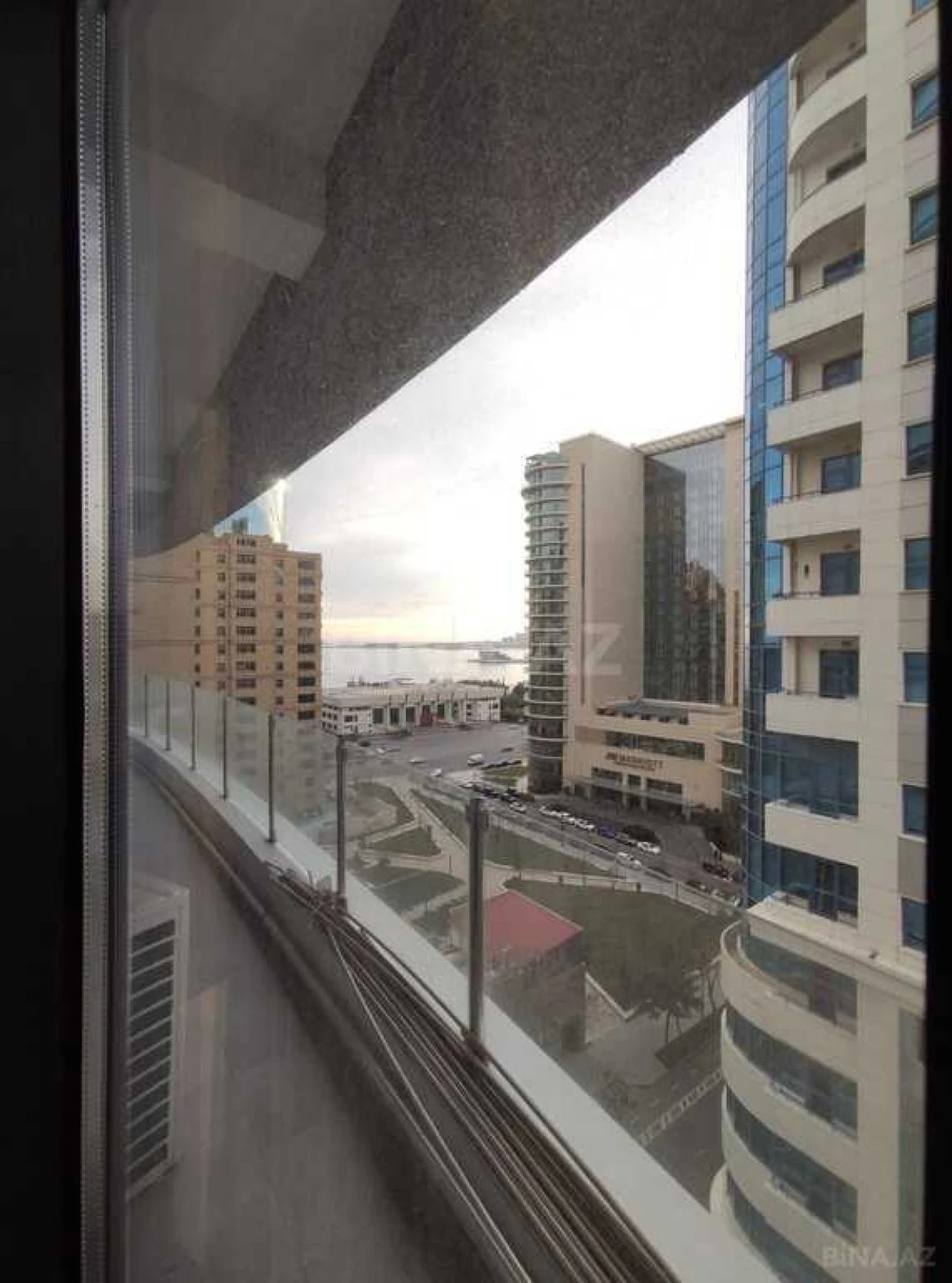 Satılır 3 otaqlı mənzil 89.6 m²