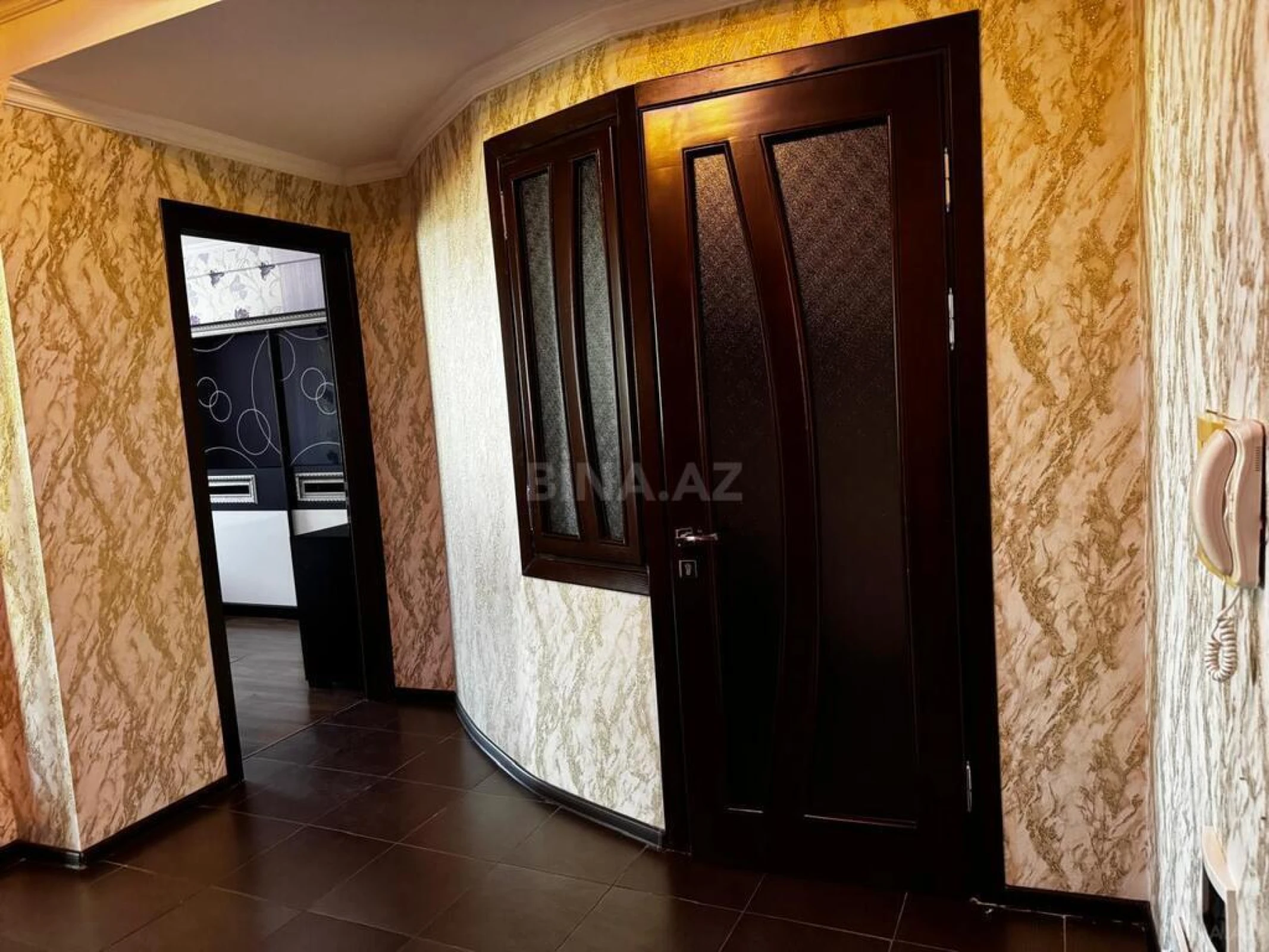 Satılır 3 otaqlı mənzil 96 m²