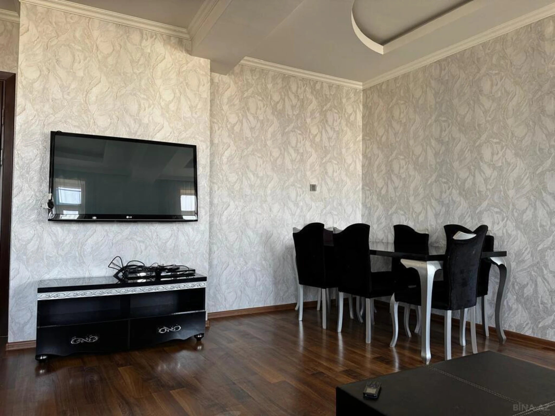 Satılır 3 otaqlı mənzil 96 m²