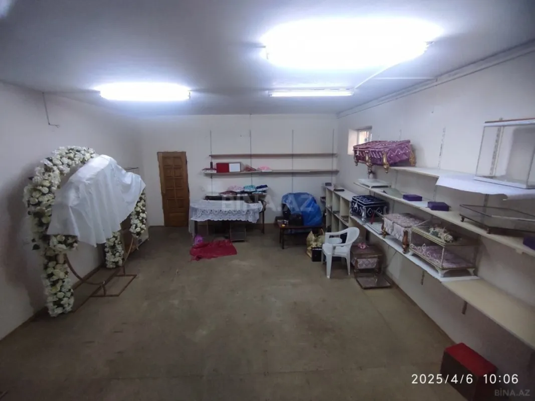 Satılır 10 otaqlı həyət evi 330 m²