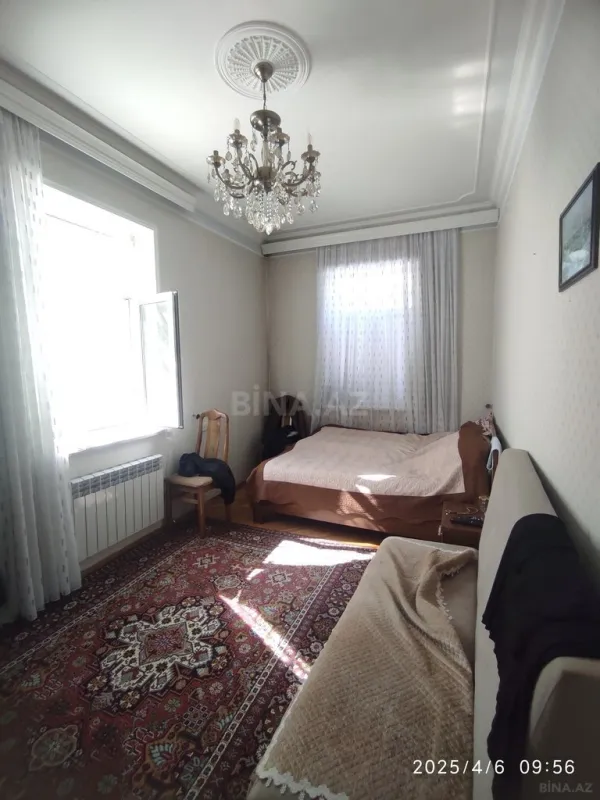 Satılır 10 otaqlı həyət evi 330 m²