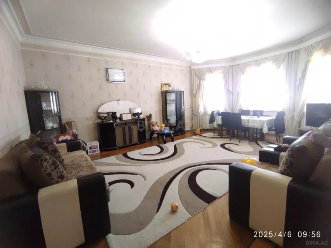 Satılır 10 otaqlı həyət evi 330 m²