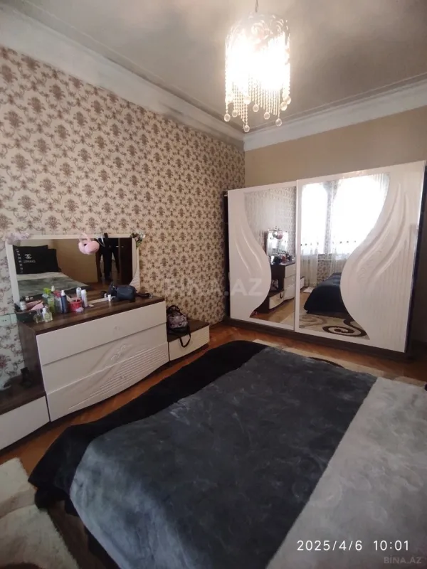 Satılır 10 otaqlı həyət evi 330 m²