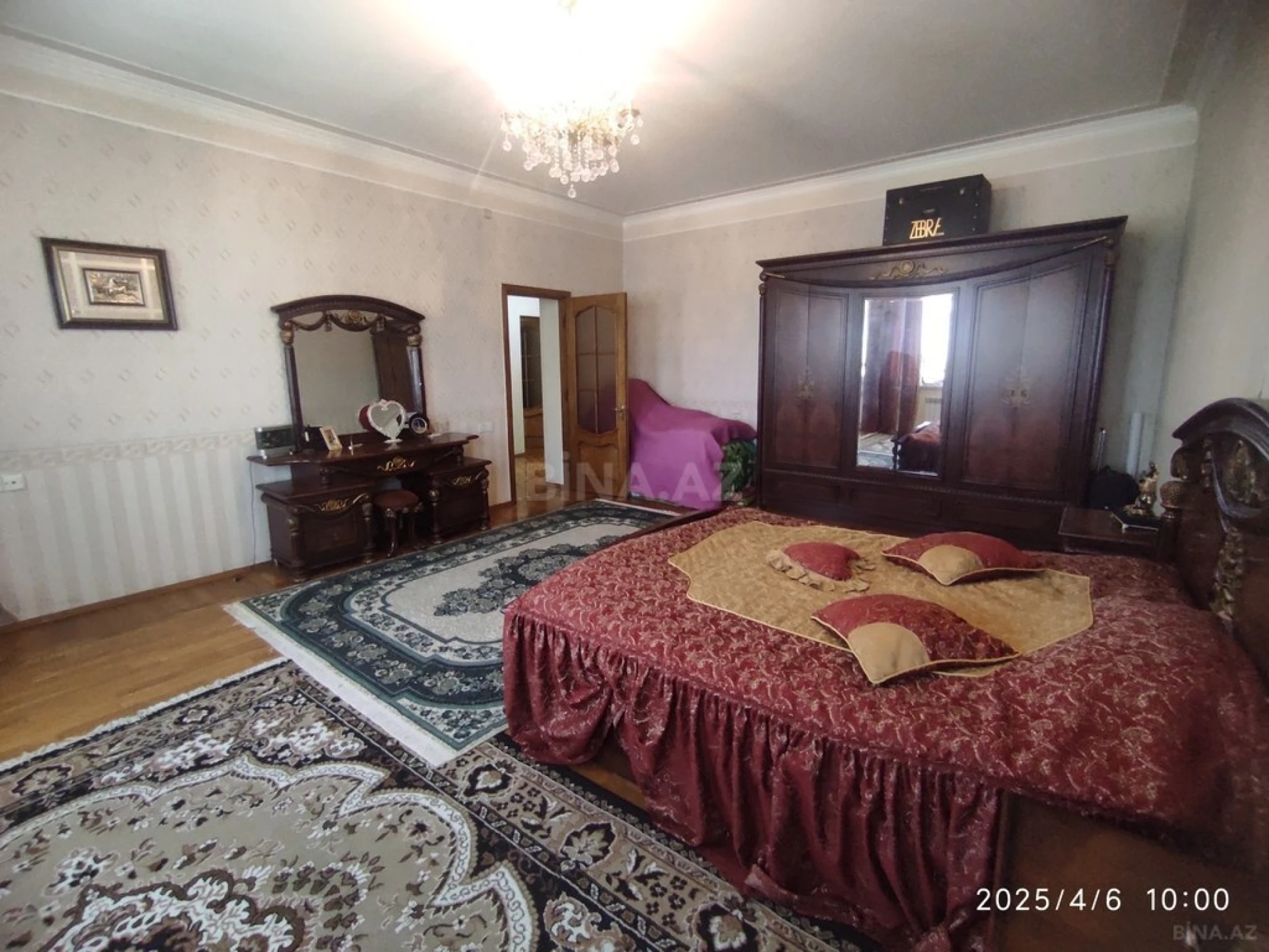 Satılır 10 otaqlı həyət evi 330 m²
