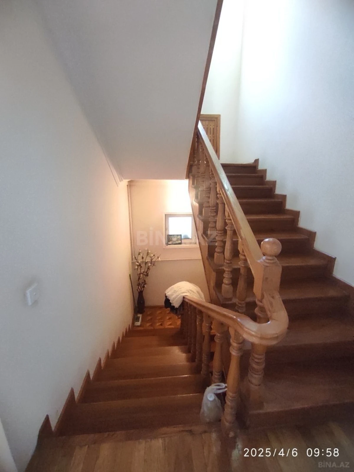 Satılır 10 otaqlı həyət evi 330 m²