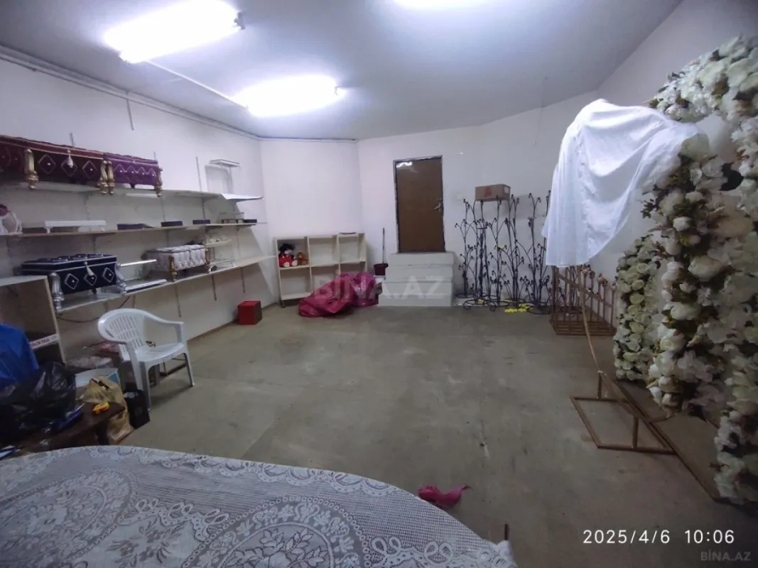 Satılır 10 otaqlı həyət evi 330 m²