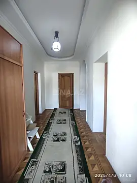 Satılır 10 otaqlı həyət evi 330 m²