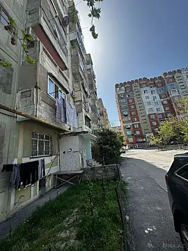 Satılır 5 otaqlı mənzil 110 m²