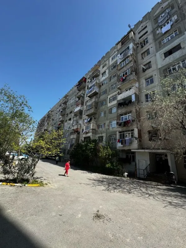 Satılır 5 otaqlı mənzil 110 m²