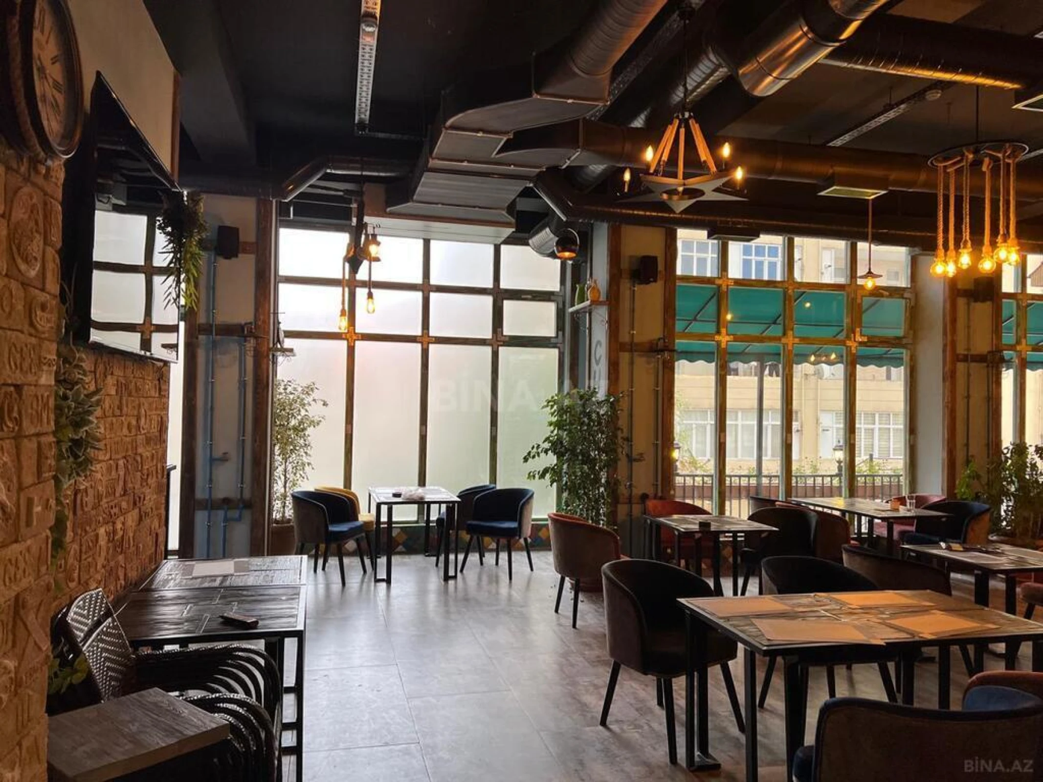 Satılır obyekt 850 m²