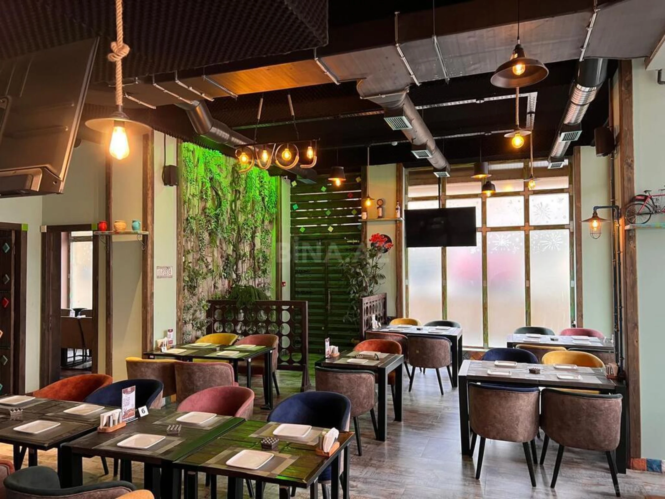 Satılır obyekt 850 m²